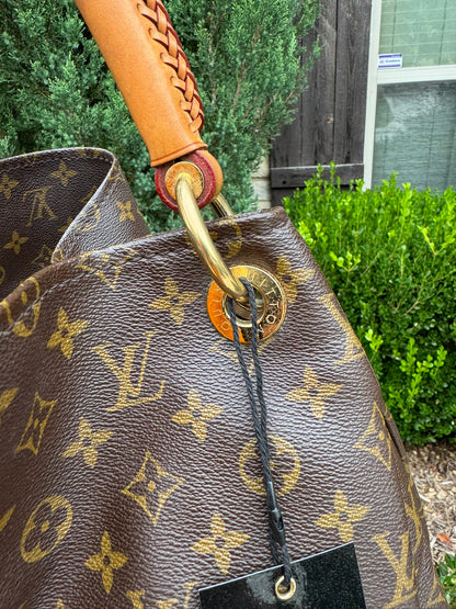 Louis Vuitton Artsy GM