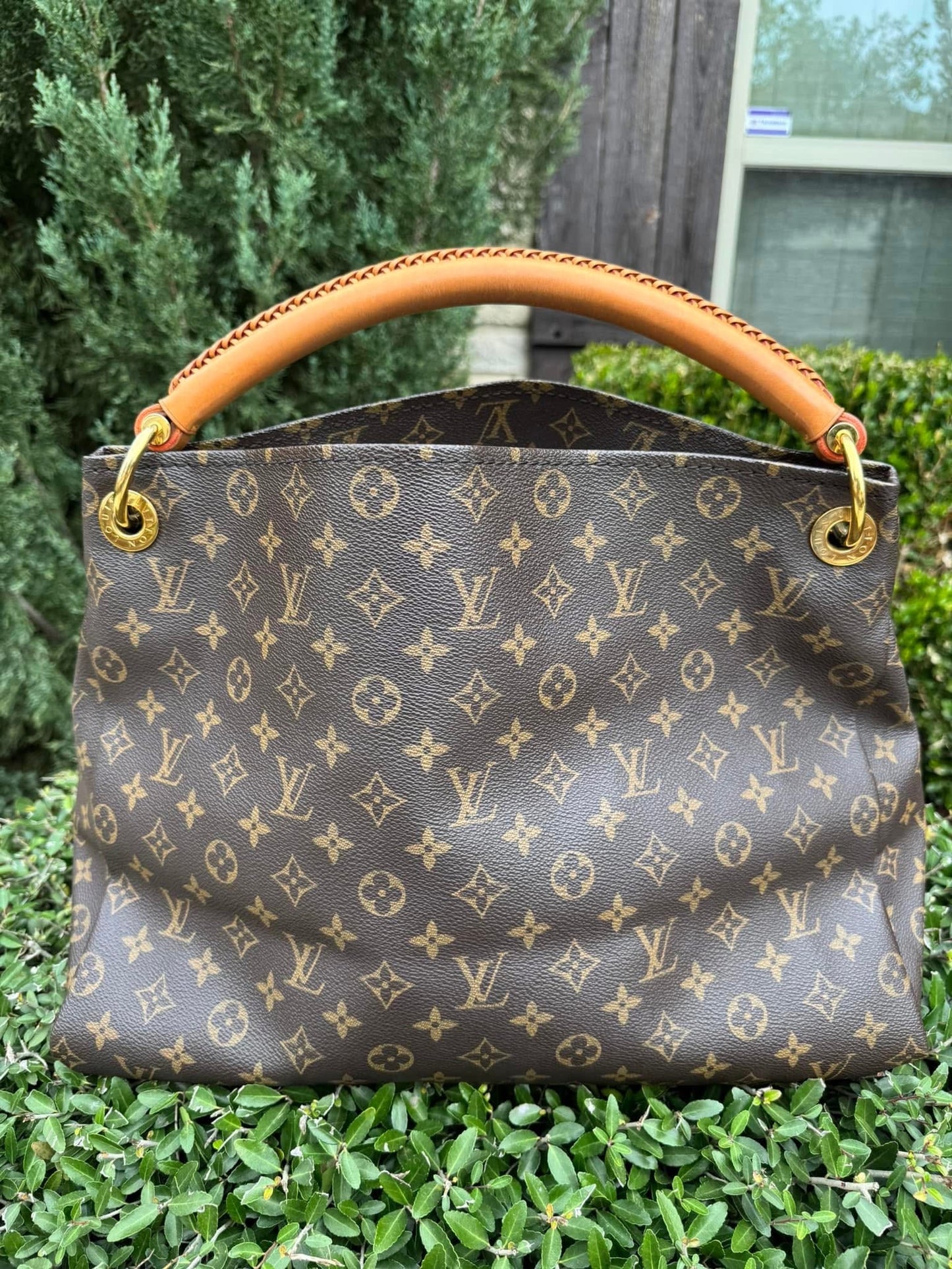 Louis Vuitton Artsy MM