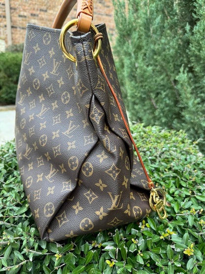 Louis Vuitton Artsy MM