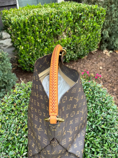 Louis Vuitton Artsy MM