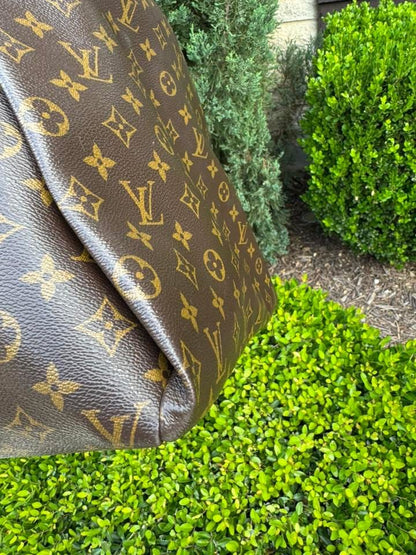 Louis Vuitton Artsy MM