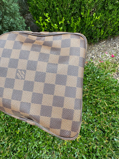 Louis Vuitton Speedy 30 in Damier Ebene Canvas