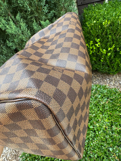 Louis Vuitton Speedy 30 in Damier Ebene Canvas