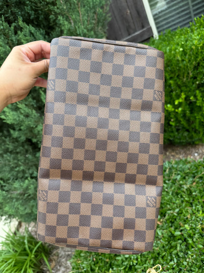 Louis Vuitton Speedy 30 in Damier Ebene Canvas