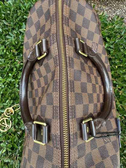 Louis Vuitton Speedy 30 in Damier Ebene Canvas