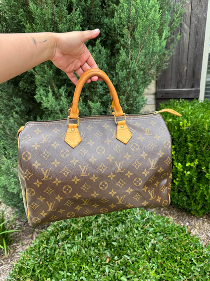 Louis Vuitton Speedy 35