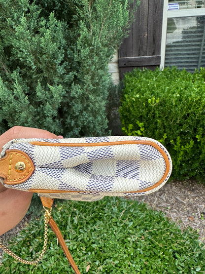 Louis Vuitton Eva Clutch in Damier Azur Canvas
