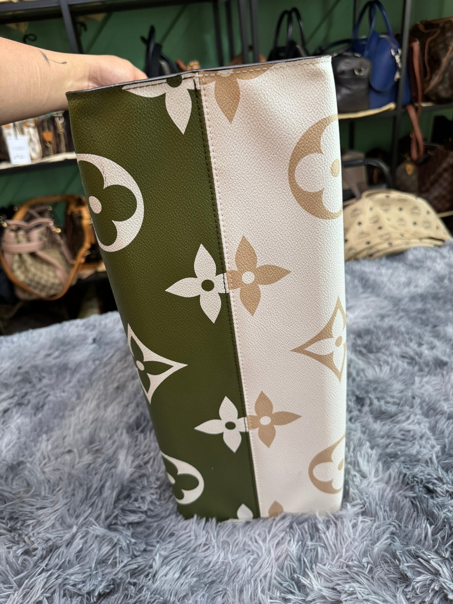 Louis Vuitton OnTheGo GM in Khaki Monogram Giant Canvas