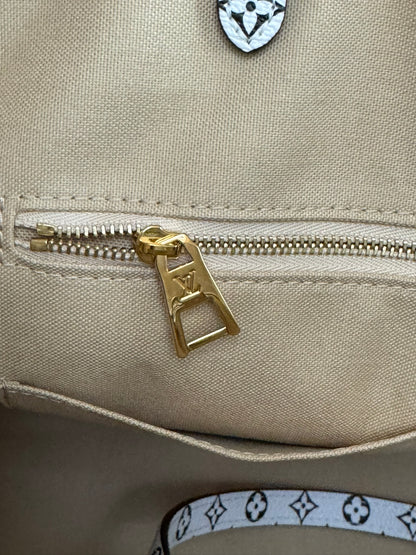 Louis Vuitton OnTheGo GM in Khaki Monogram Giant Canvas
