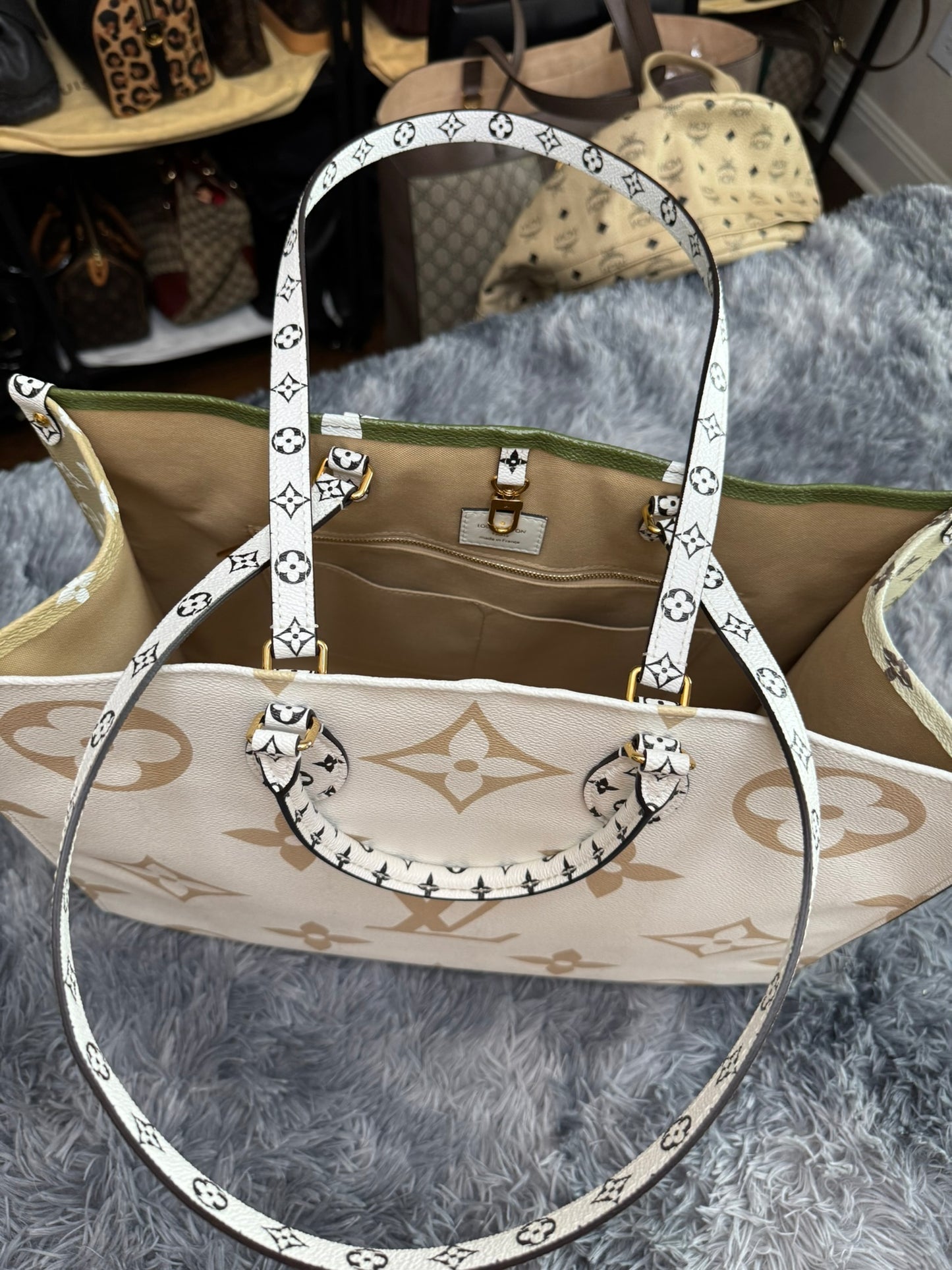 Louis Vuitton OnTheGo GM in Khaki Monogram Giant Canvas