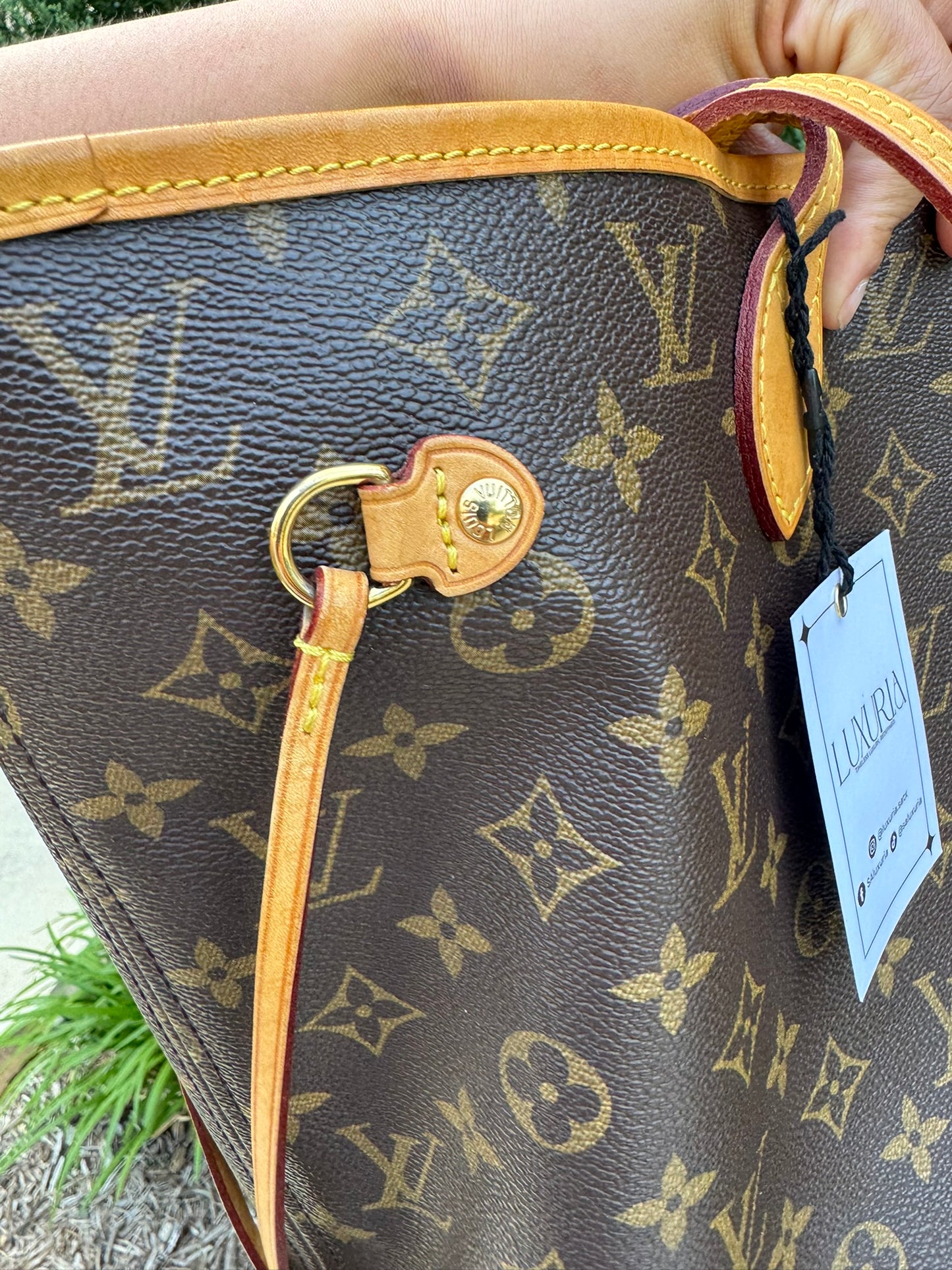 Louis Vuitton Neverfull MM in Monogram Canvas with Wristlet