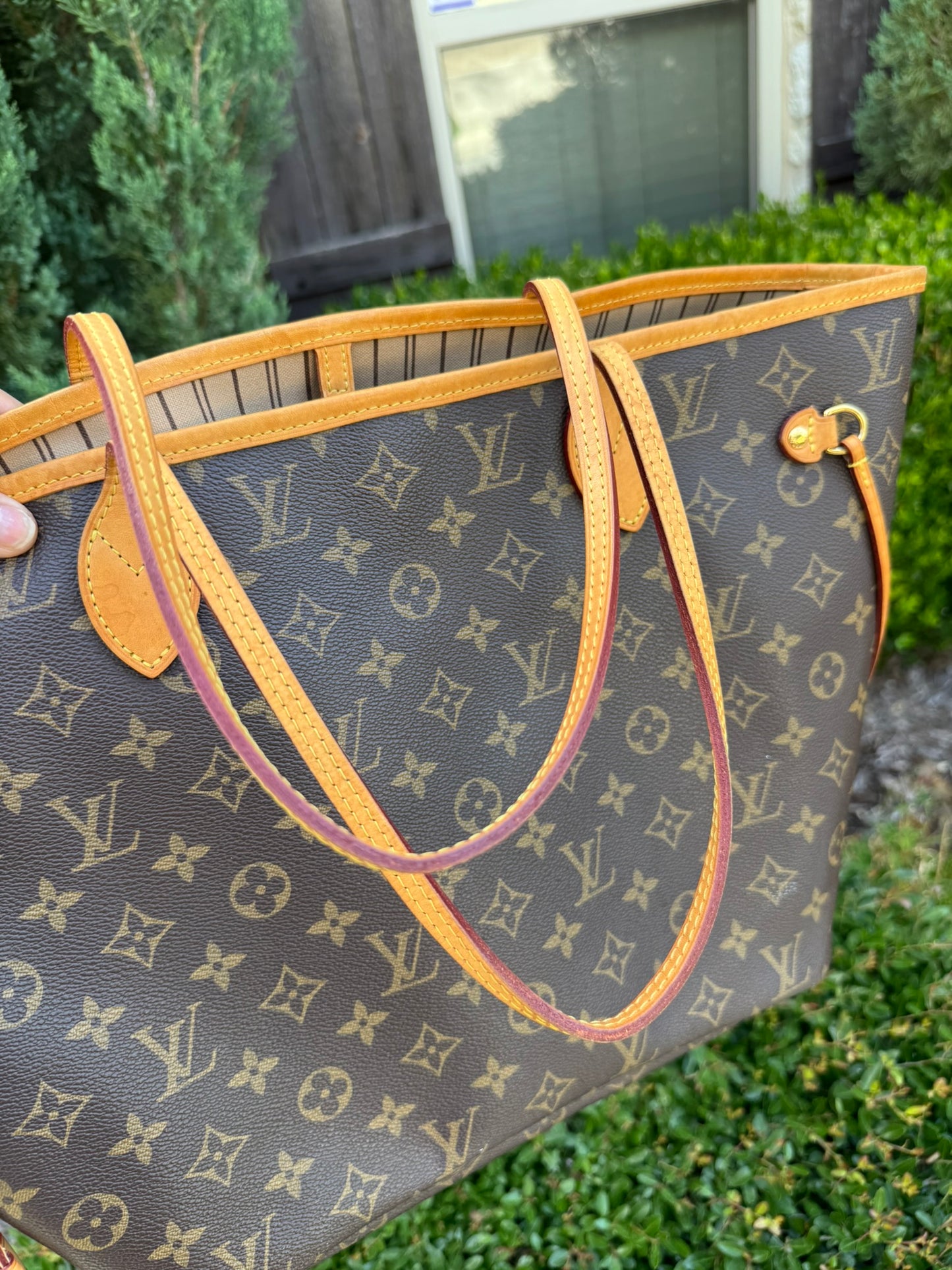 Louis Vuitton Neverfull MM in Monogram Canvas with Wristlet