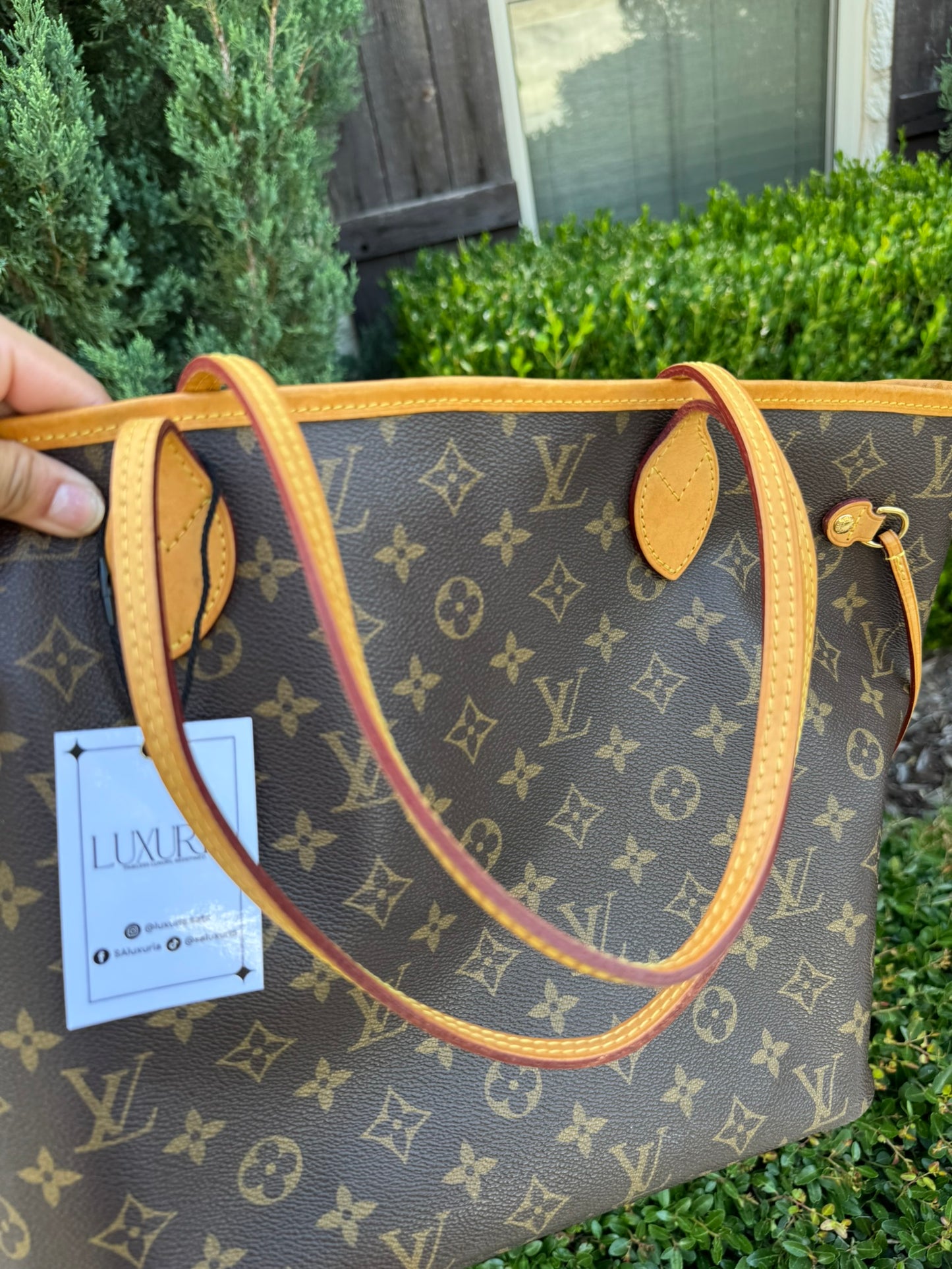 Louis Vuitton Neverfull MM in Monogram Canvas with Wristlet