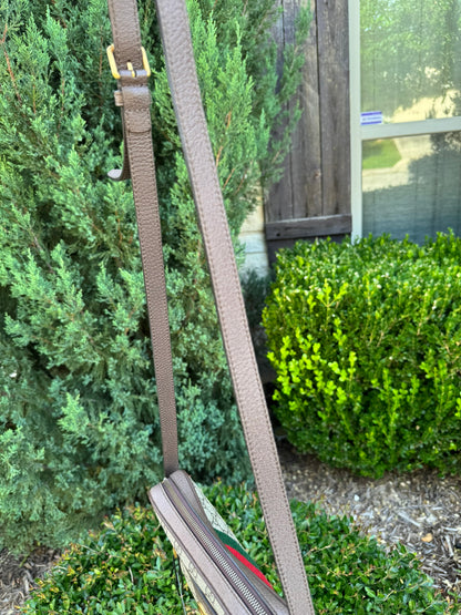 Gucci Ophidia Small Messenger Bag in GG Supreme Canvas