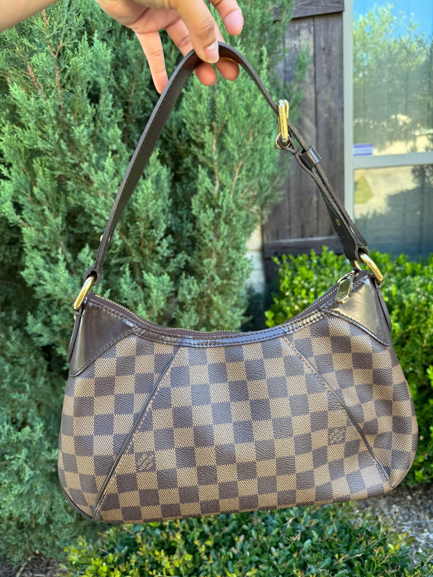 Louis Vuitton Thames PM in Damier Ebene Canvas