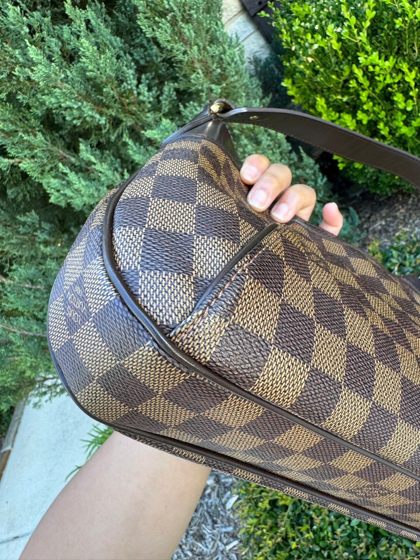 Louis Vuitton Thames PM in Damier Ebene Canvas