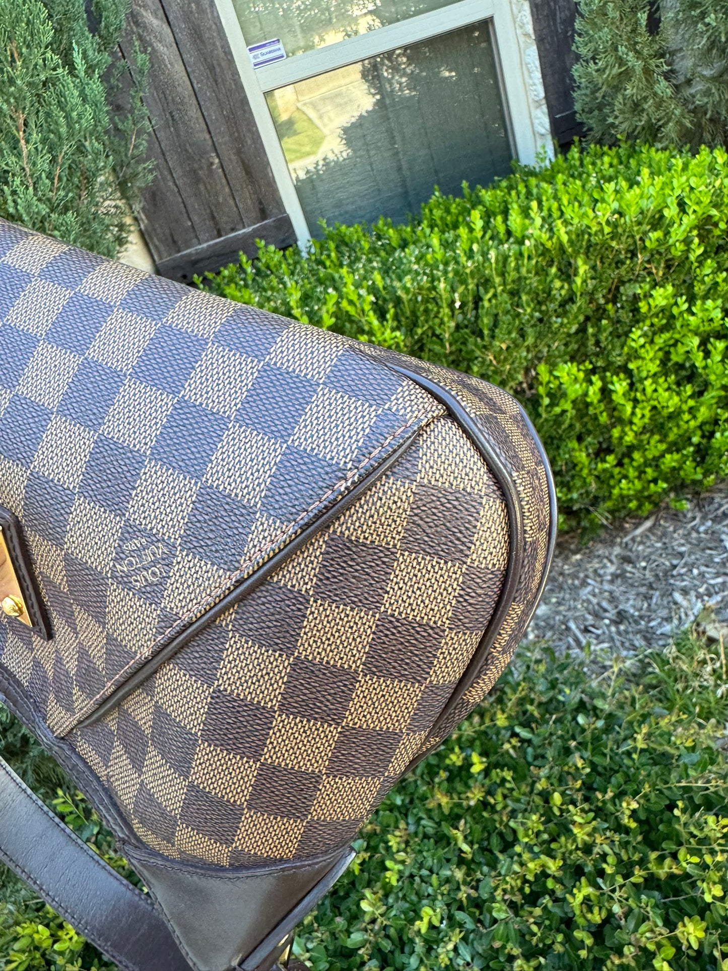 Louis Vuitton Thames PM in Damier Ebene Canvas