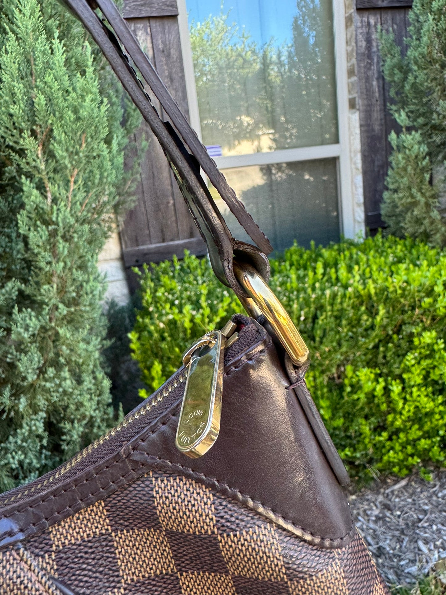 Louis Vuitton Thames PM in Damier Ebene Canvas