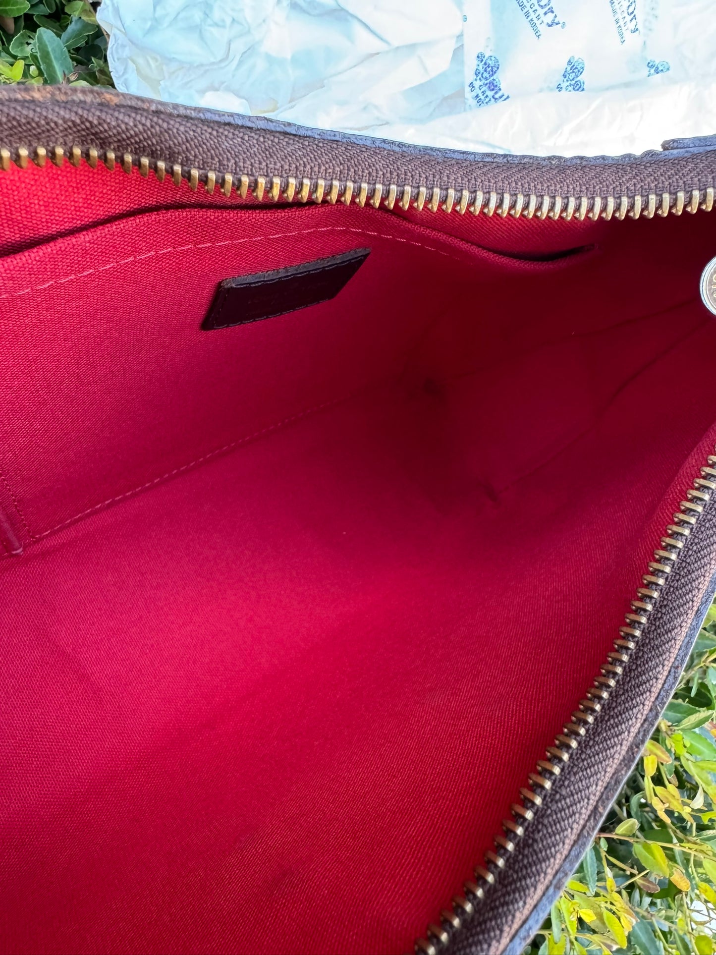 Louis Vuitton Thames PM in Damier Ebene Canvas