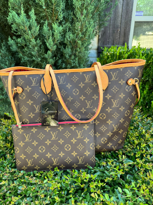 Louis Vuitton Neverfull MM in Monogram Canvas with Cerise Interior