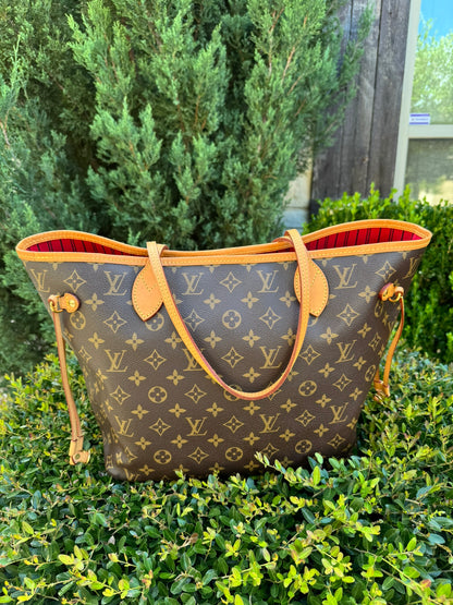 Louis Vuitton Neverfull MM in Monogram Canvas with Cerise Interior