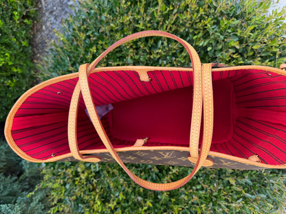 Louis Vuitton Neverfull MM in Monogram Canvas with Cerise Interior