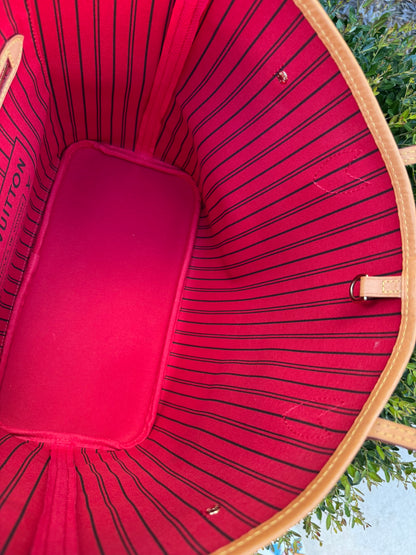 Louis Vuitton Neverfull MM in Monogram Canvas with Cerise Interior