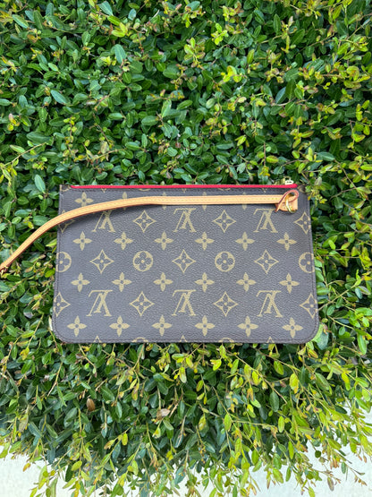 Louis Vuitton Neverfull MM in Monogram Canvas with Cerise Interior