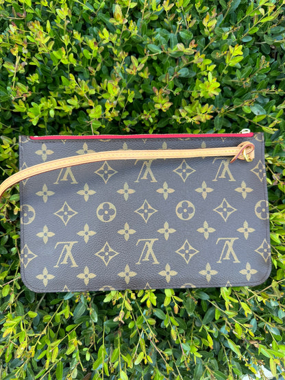 Louis Vuitton Neverfull MM in Monogram Canvas with Cerise Interior