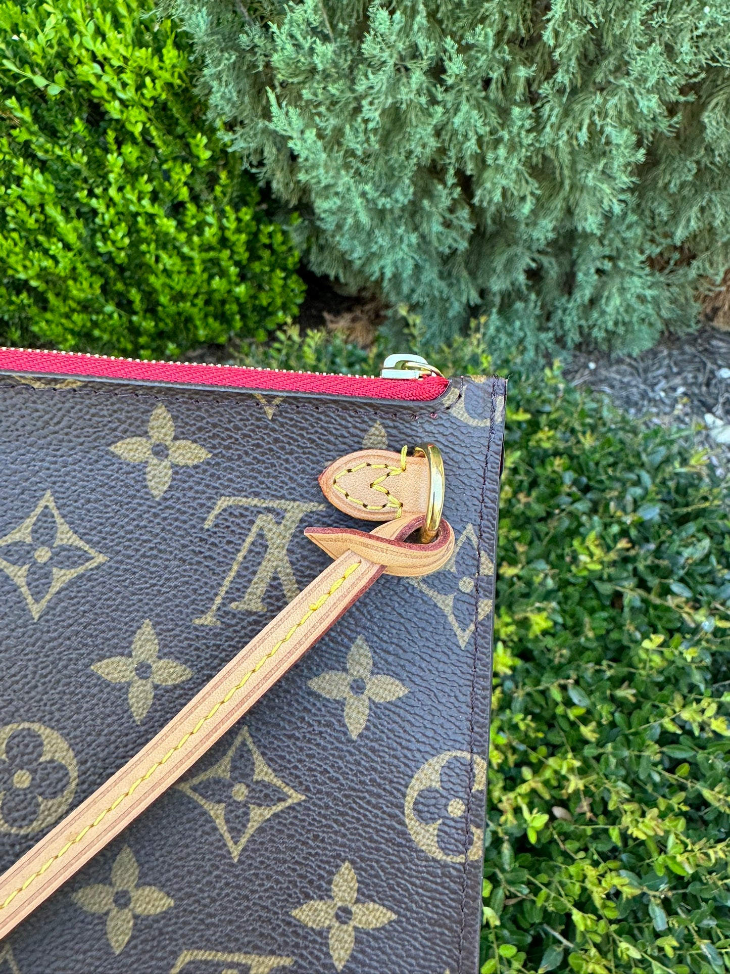Louis Vuitton Neverfull MM in Monogram Canvas with Cerise Interior