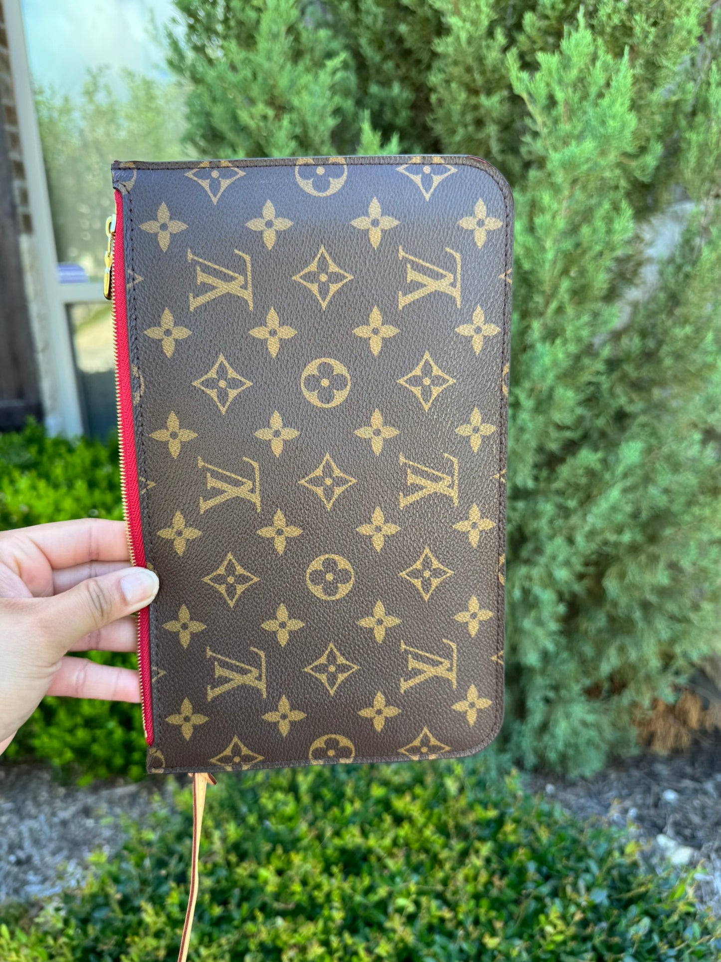 Louis Vuitton Neverfull MM in Monogram Canvas with Cerise Interior