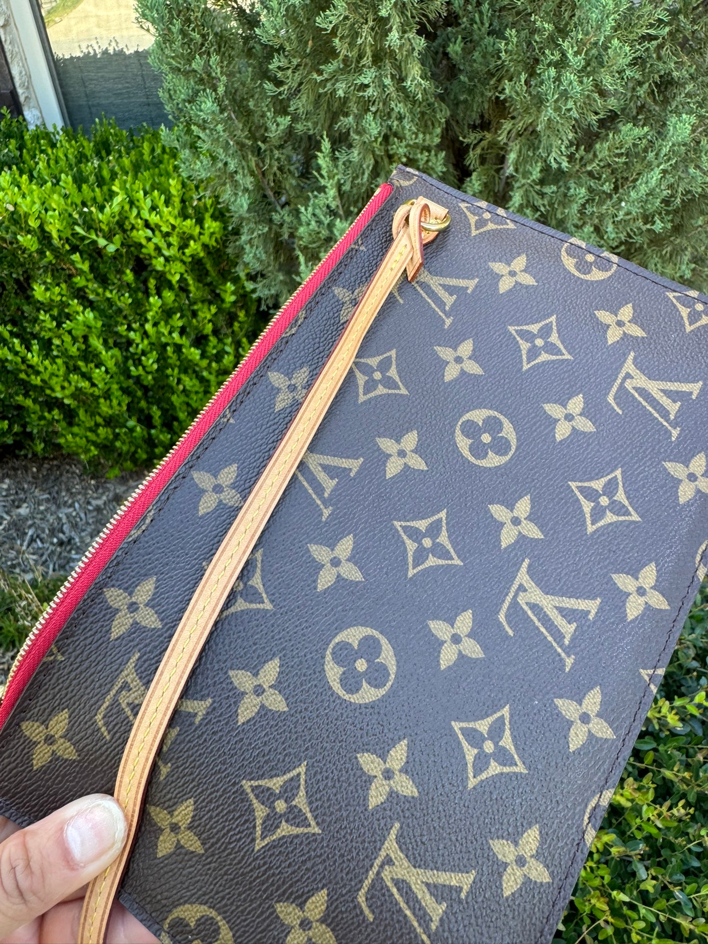 Louis Vuitton Neverfull MM in Monogram Canvas with Cerise Interior