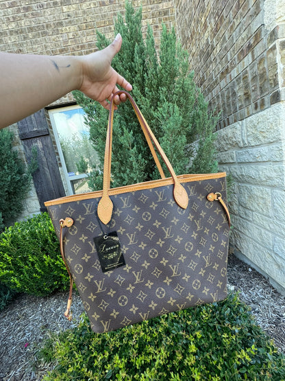 Louis Vuitton Neverfull MM in Monogram Canvas with Cerise Interior