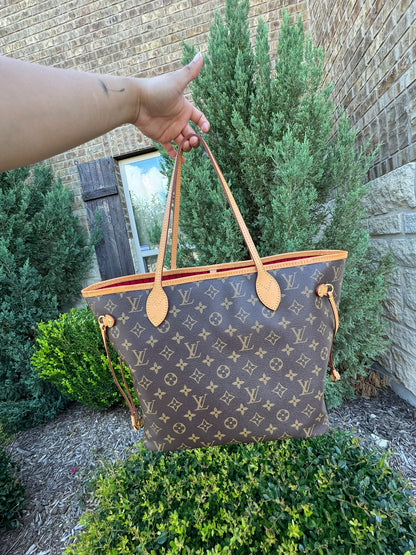 Louis Vuitton Neverfull MM in Monogram Canvas with Cerise Interior