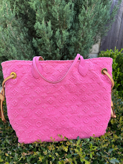Louis Vuitton Neverfull MM in Pink Monogram Stone Washed Denim