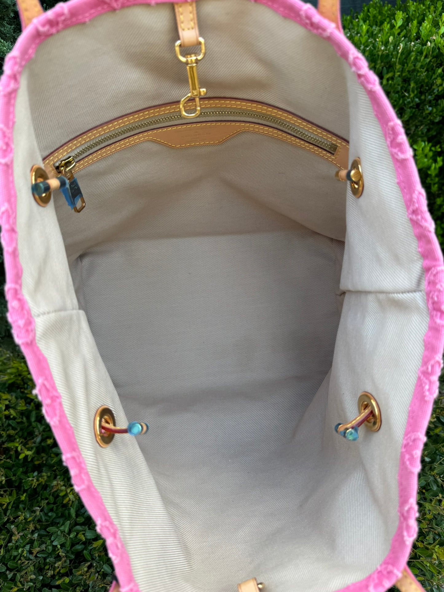 Louis Vuitton Neverfull MM in Pink Monogram Stone Washed Denim