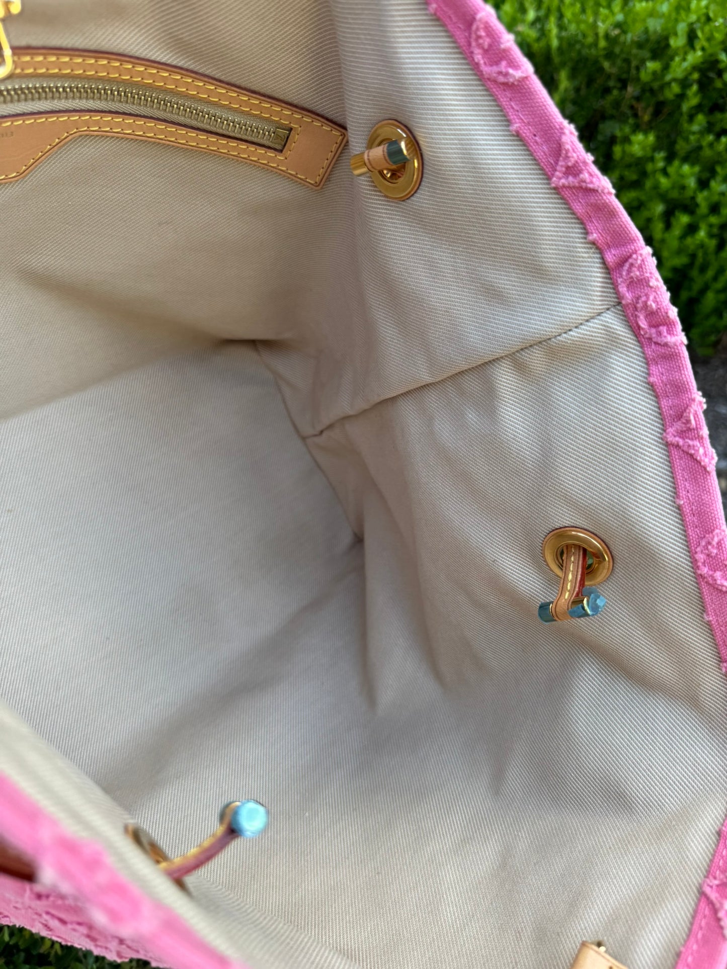 Louis Vuitton Neverfull MM in Pink Monogram Stone Washed Denim