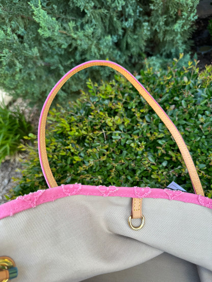 Louis Vuitton Neverfull MM in Pink Monogram Stone Washed Denim