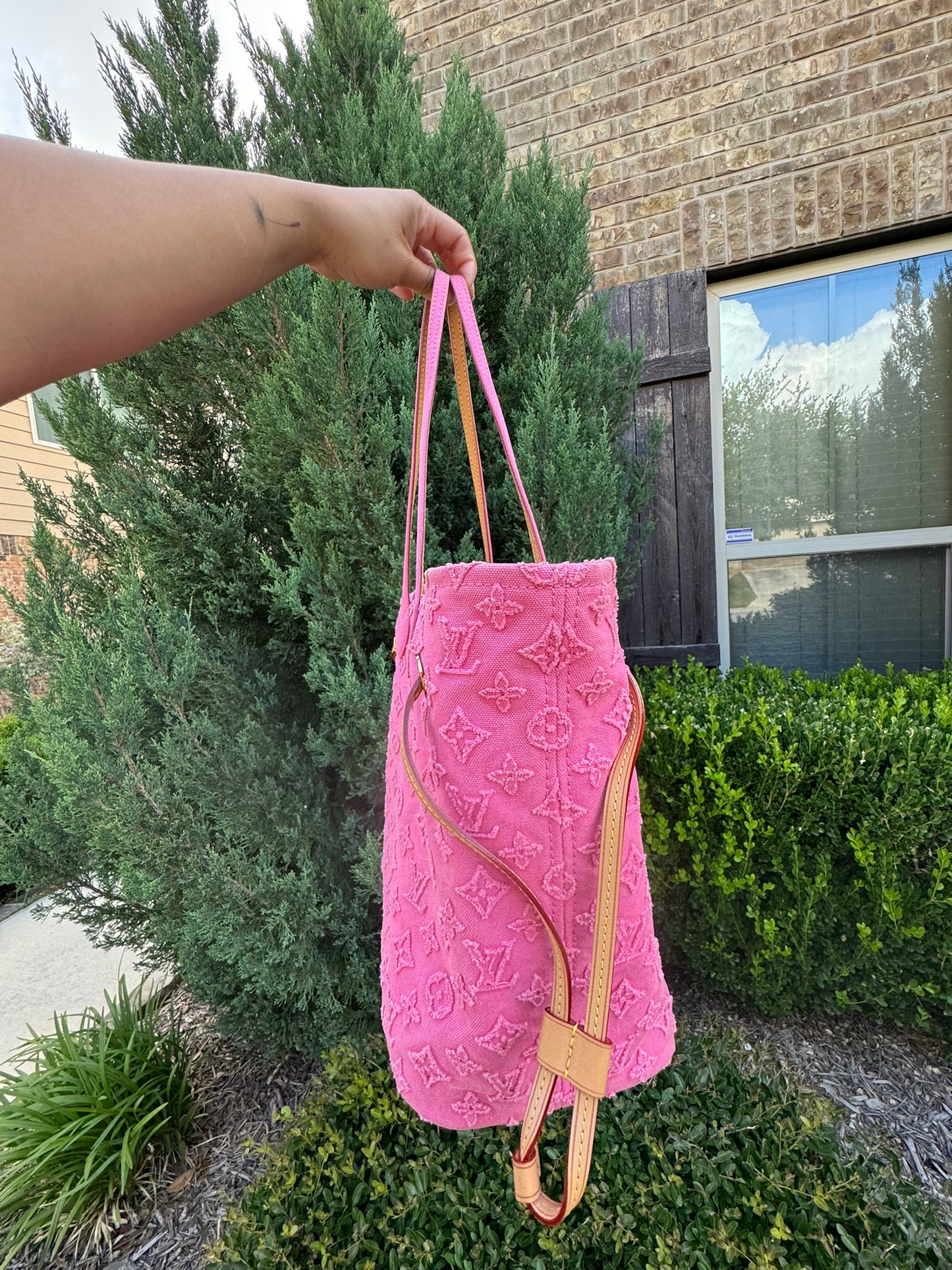 Louis Vuitton Neverfull MM in Pink Monogram Stone Washed Denim