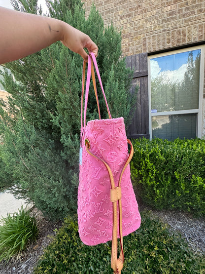 Louis Vuitton Neverfull MM in Pink Monogram Stone Washed Denim
