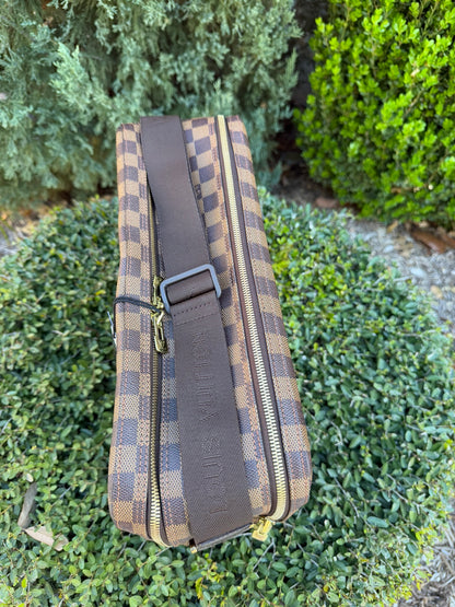 Louis Vuitton Dorsoduro Laptop Briefcase in Monogram Canvas