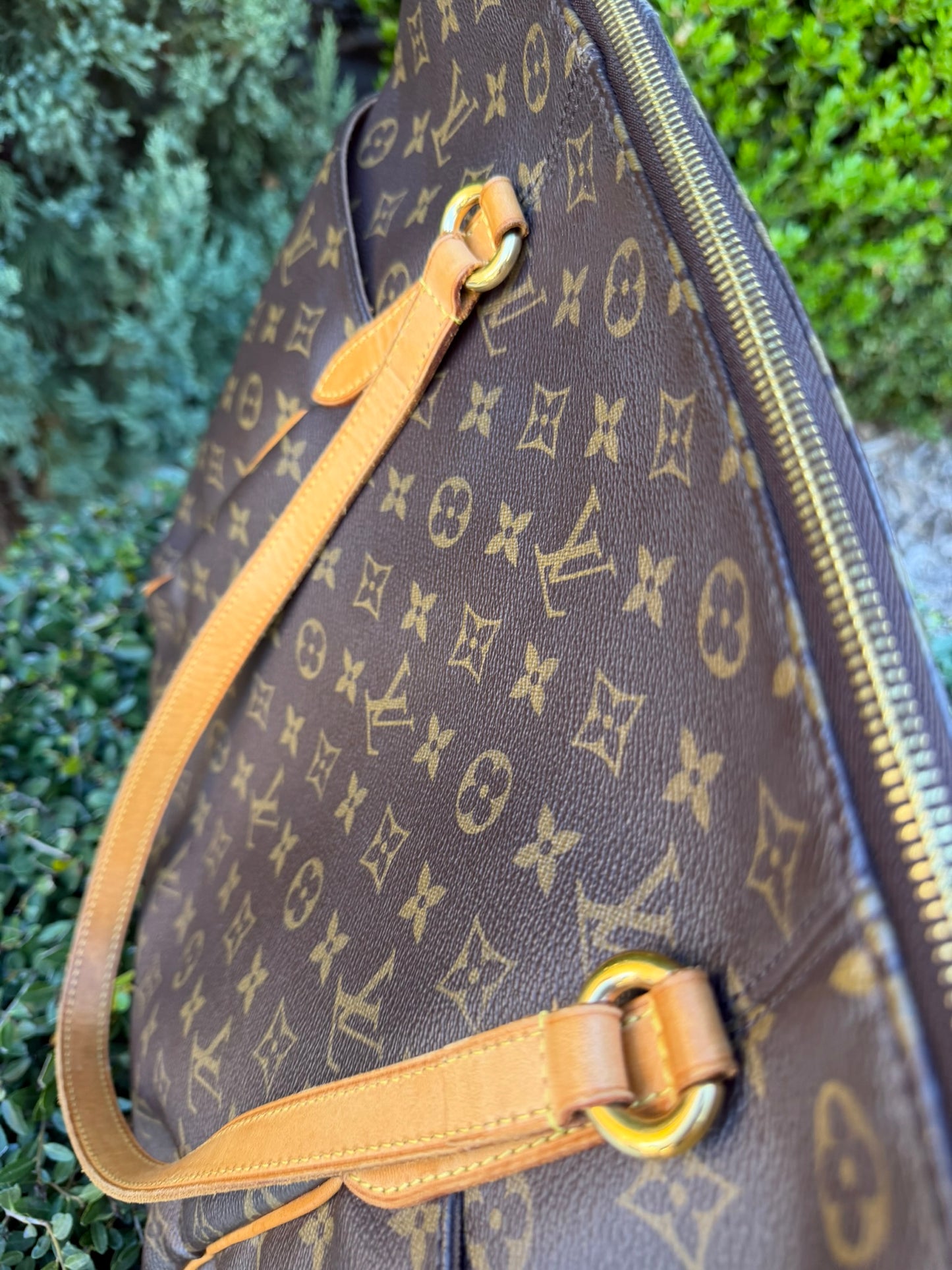 Louis Vuitton Totally GM in Monogram Canvas
