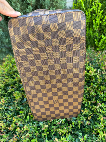 Louis Vuitton Hampstead MM in Damier Ebene Canvas