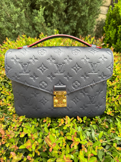 Louis Vuitton Pochette Métis in Marine Rouge Empreinte Leather