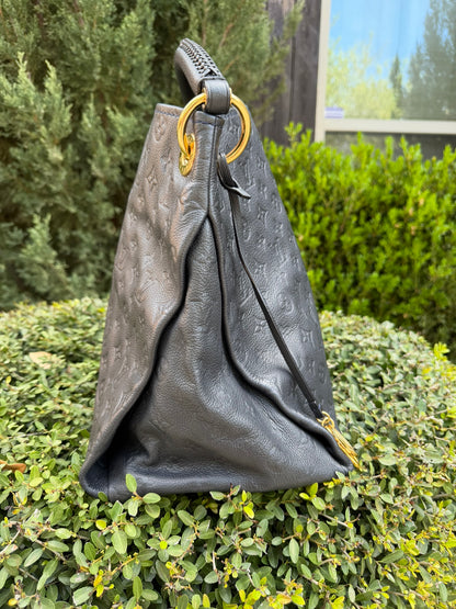 Louis Vuitton Artsy MM in Infini Empreinte Leather
