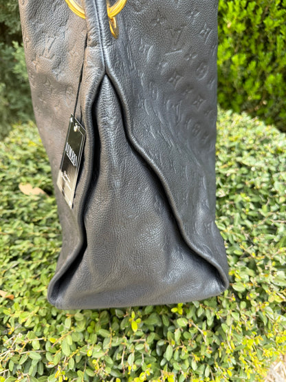Louis Vuitton Artsy MM in Infini Empreinte Leather