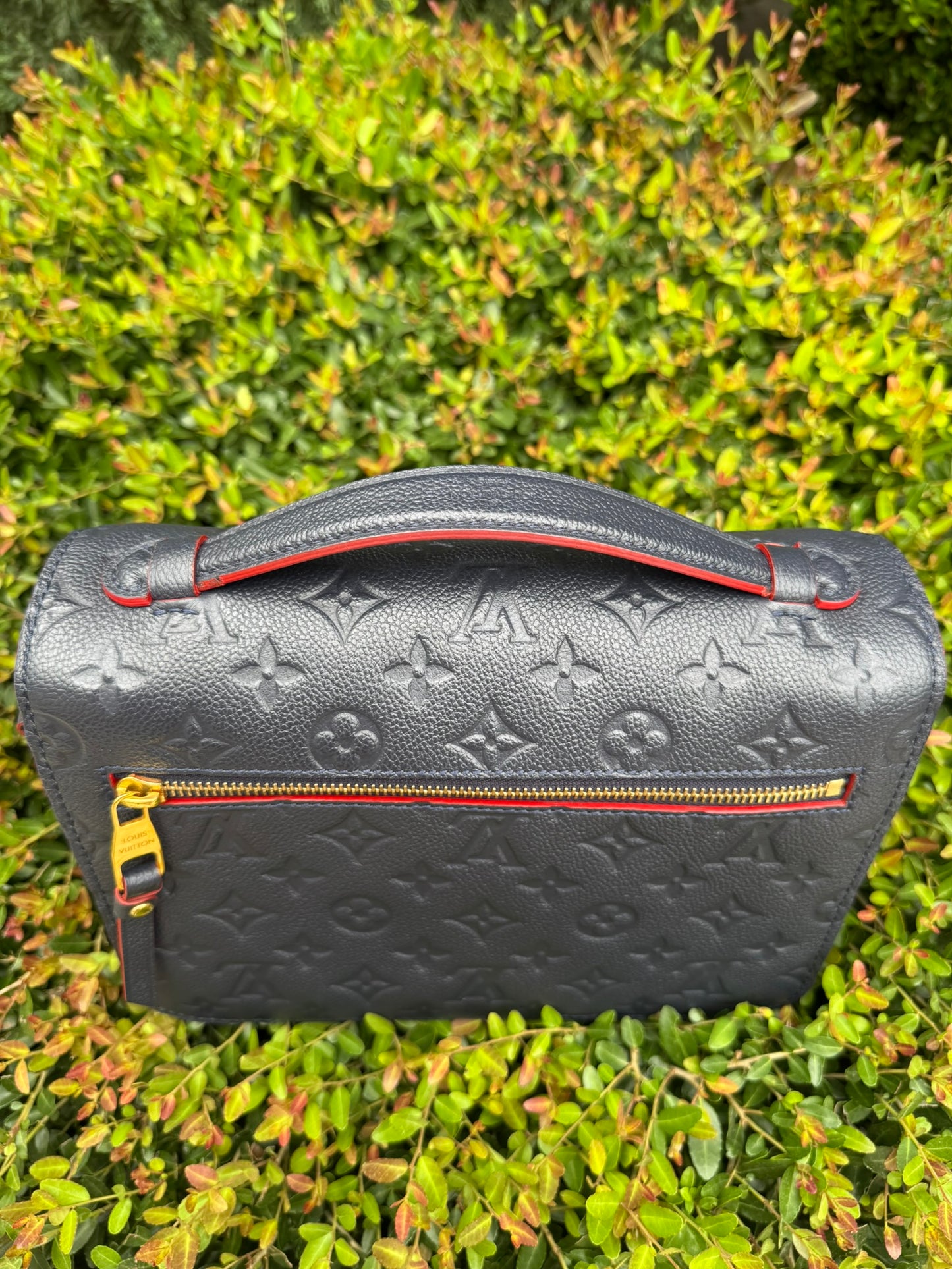 Louis Vuitton Pochette Métis in Marine Rouge Empreinte Leather