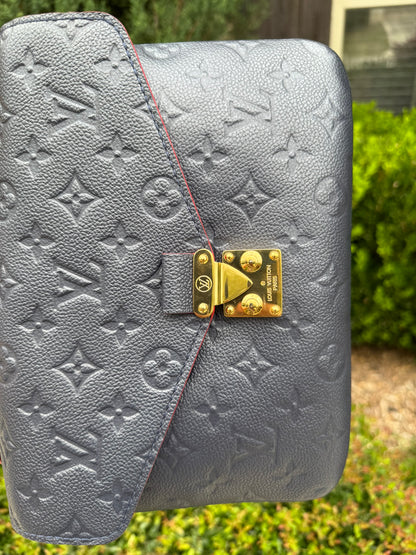 Louis Vuitton Pochette Métis in Marine Rouge Empreinte Leather