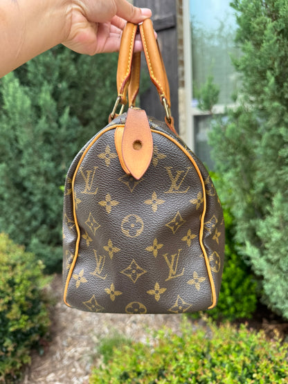 Louis Vuitton Speedy 25 in Monogram Canvas