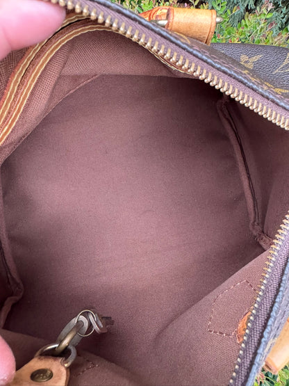 Louis Vuitton Speedy 25 in Monogram Canvas